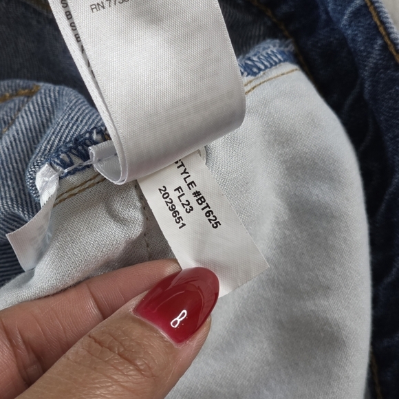 J.Crew Mid-Rise Slouchy Straight Leg Raw Hem Jeans in Blue, Size 31 - Picture 10 of 10